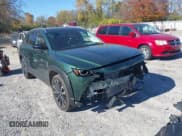 ✅ 2025 Mazda CX-50 S Premium Plus • VIN: 7MMVABEM7SN373519 • Лот: 43615327. Опубликован ранее на IAAI с пробегом 13 139 миль. Бесплатный доступ к архиву аукционных продаж из США и подробный отчёт об истории автомобиля на DreamBid. Изображение 1.