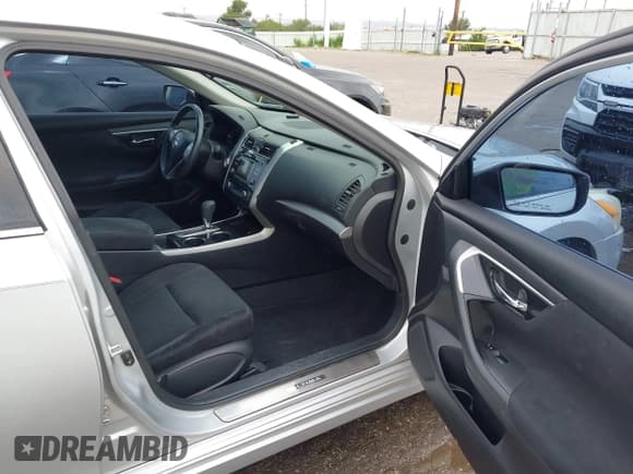 ✅ 2014 Nissan Altima SV • VIN: 1N4AL3APXEC272835 • Lot: 42835350. Wystawiony na IAAI z przebiegiem 81 812 mil. Bezpłatny archiwum sprzedaży aukcyjnych z USA i szczegółowy raport historii pojazdu na DreamBid. Zdjęcie 5.