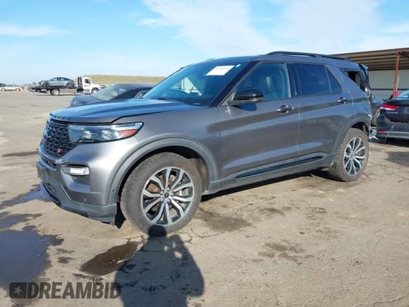 ✅ 2021 Ford Explorer ST • VIN: 1FM5K8GC5MGA31705 • Lot: 41290916. Wystawiony na IAAI z przebiegiem 56 185 mil. Bezpłatny archiwum sprzedaży aukcyjnych z USA i szczegółowy raport historii pojazdu na DreamBid. Zdjęcie 18.