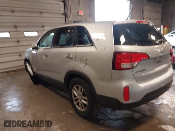 ✅ 2014 Kia Sorento LX • VIN: 5XYKT3A64EG453673 • Lot: 43795030. Listed on IAAI with 177,999 mi. Free auction sales archive from the USA and detailed vehicle history report at DreamBid. Image 3.