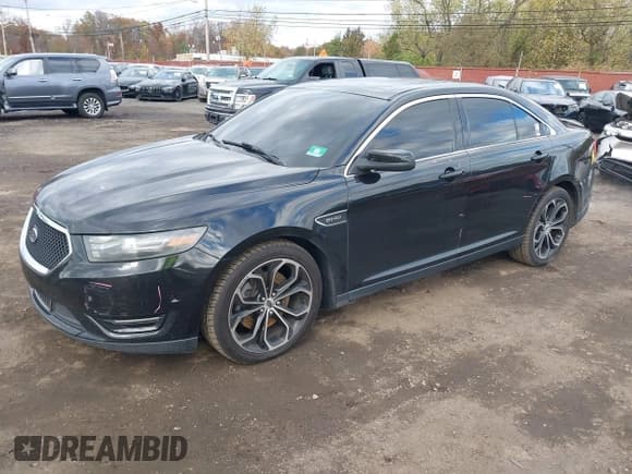 ✅ 2015 Ford Taurus SHO • VIN: 1FAHP2KT1FG111017 • Lot: 43602338. Wystawiony na IAAI z przebiegiem 155 726 mil. Bezpłatny archiwum sprzedaży aukcyjnych z USA i szczegółowy raport historii pojazdu na DreamBid. Zdjęcie 2.