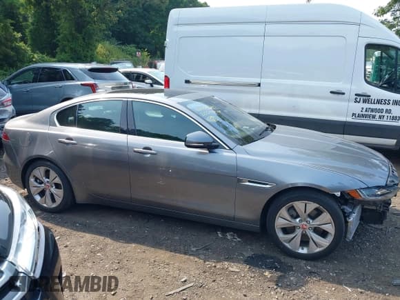 ✅ 2020 Jaguar XE S • VIN: SAJAJ4FXXLCP65394 • Lot: 40003632. Wystawiony na IAAI z przebiegiem 37 547 mil. Bezpłatny archiwum sprzedaży aukcyjnych z USA i szczegółowy raport historii pojazdu na DreamBid. Zdjęcie 13.