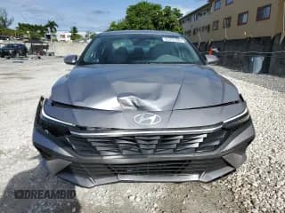 ✅ 2025 Hyundai Elantra SE • VIN: KMHLL4DG3SU033374 • Лот: 83791295. Опубликован ранее на Copart с пробегом 5 313 миль. Бесплатный доступ к архиву аукционных продаж из США и подробный отчёт об истории автомобиля на DreamBid. Изображение 5.