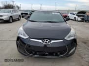 ✅ 2013 Hyundai Veloster w/Black Int • VIN: KMHTC6AD9DU158159 • Lot: 48942295. Wystawiony na Copart z przebiegiem 127 370 mil. Bezpłatny archiwum sprzedaży aukcyjnych z USA i szczegółowy raport historii pojazdu na DreamBid. Zdjęcie 5.