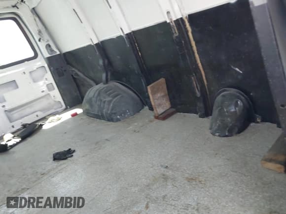 ✅ 2005 Chevrolet Express Cargo • VIN: 1GCFG15XX51243320 • Lot: 42840112. Listed on IAAI with 345,101 mi. Free auction sales archive from the USA and detailed vehicle history report at DreamBid. Image 8.