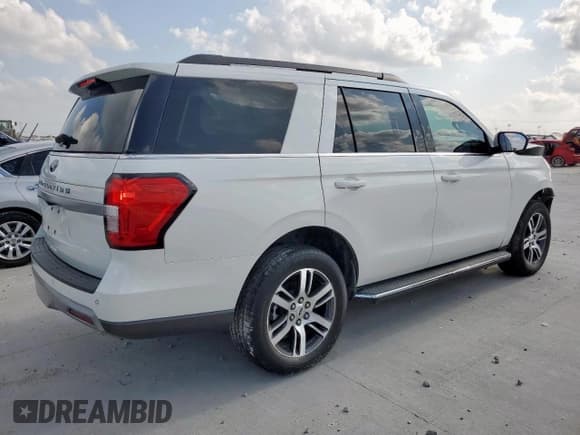 ✅ 2022 Ford Expedition XLT • VIN: 1FMJU1HT5NEA48614 • Lot: 65183205. Listed on Copart with 21,715 mi. Free auction sales archive from the USA and detailed vehicle history report at DreamBid. Image 3.