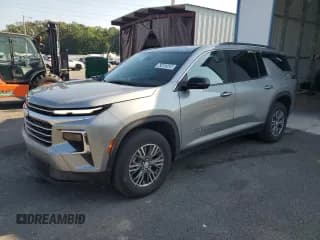 ✅ 2024 Chevrolet Traverse AWD LT • VIN: 1GNEVGKS3RJ158927 • Lot: 63403505. Wystawiony na Copart z przebiegiem 26 329 mil. Bezpłatny archiwum sprzedaży aukcyjnych z USA i szczegółowy raport historii pojazdu na DreamBid. Zdjęcie 1.