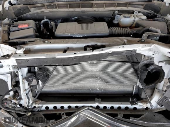 ✅ 2022 GMC Sierra 1500 SLE • VIN: 3GTUUBED5NG625090 • Лот: 65329505. Опубликован ранее на Copart с пробегом 10 757 миль. Бесплатный доступ к архиву аукционных продаж из США и подробный отчёт об истории автомобиля на DreamBid. Изображение 11.