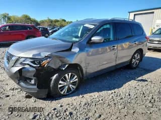 ✅ 2019 Nissan Pathfinder S • VIN: 5N1DR2MMXKC604085 • Лот: 84703505. Опубликован ранее на Copart с пробегом 102 500 миль. Бесплатный доступ к архиву аукционных продаж из США и подробный отчёт об истории автомобиля на DreamBid. Изображение 1.