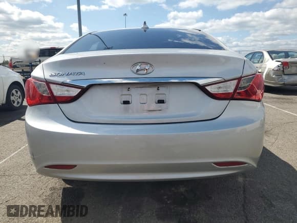 ✅ 2011 Hyundai Sonata GLS • VIN: 5NPEB4AC4BH005188 • Lot: 68311704. Listed on Copart with 172,826 mi. Free auction sales archive from the USA and detailed vehicle history report at DreamBid. Image 6.