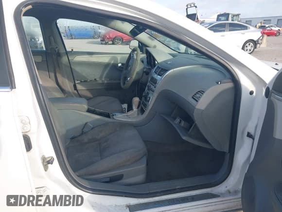 ✅ 2011 Chevrolet Malibu 1LT • VIN: 1G1ZC5EU8BF393472 • Lot: 43650157. Listed on IAAI with 133,193 mi. Free auction sales archive from the USA and detailed vehicle history report at DreamBid. Image 5.