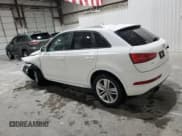 ✅ 2017 Audi Q3 Premium • VIN: WA1ECCFS6HR004692 • Lot: 90260555. Wystawiony na Copart z przebiegiem 84 818 mil. Bezpłatny archiwum sprzedaży aukcyjnych z USA i szczegółowy raport historii pojazdu na DreamBid. Zdjęcie 2.
