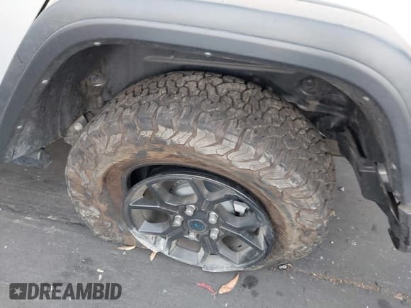 ✅ 2024 Jeep Wrangler Willys • VIN: 1C4RJXN63RW130651 • Lot: 42643240. Wystawiony na IAAI z przebiegiem 12 523 mil. Bezpłatny archiwum sprzedaży aukcyjnych z USA i szczegółowy raport historii pojazdu na DreamBid. Zdjęcie 12.