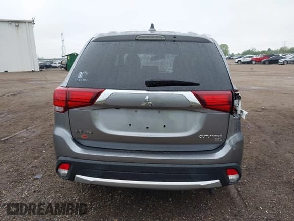 ✅ 2018 Mitsubishi Outlander SE • VIN: JA4AD3A35JZ064058 • Lot: 42311265. Listed on IAAI with 79,291 mi. Free auction sales archive from the USA and detailed vehicle history report at DreamBid. Image 16.