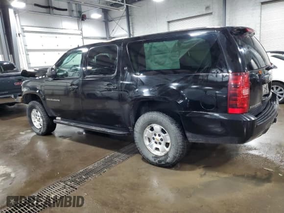 ✅ 2009 Chevrolet Suburban 1LT • VIN: 1GNFK26369R285787 • Lot: 49361354. Wystawiony na Copart z przebiegiem 231 780 mil. Bezpłatny archiwum sprzedaży aukcyjnych z USA i szczegółowy raport historii pojazdu na DreamBid. Zdjęcie 2.