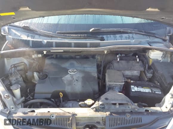 ✅ 2011 Toyota Sienna LE • VIN: 5TDKK3DC4BS109246 • Lot: 43685516. Listed on IAAI with 182,496 mi. Free auction sales archive from the USA and detailed vehicle history report at DreamBid. Image 10.