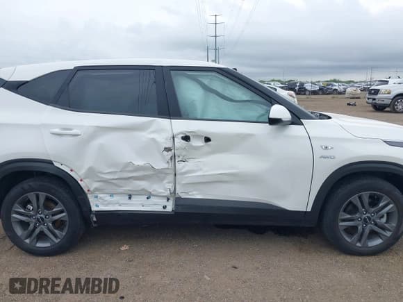 ✅ 2023 Kia Seltos LX • VIN: KNDEPCAA4P7369164 • Lot: 43299190. Listed on IAAI with 10,255 mi. Free auction sales archive from the USA and detailed vehicle history report at DreamBid. Image 13.