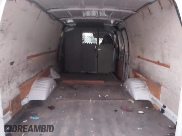 ✅ 2013 Ford Econoline Cargo Commercial • VIN: 1FTNS2ELXDDA38381 • Lot: 41243450. Wystawiony na IAAI z przebiegiem 143 160 mil. Bezpłatny archiwum sprzedaży aukcyjnych z USA i szczegółowy raport historii pojazdu na DreamBid. Zdjęcie 8.