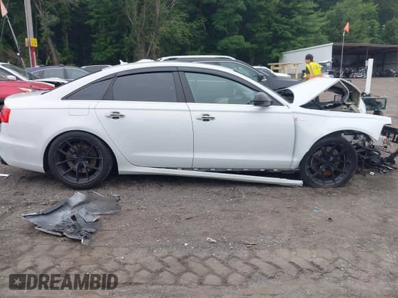 ✅ 2012 Audi A6 Premium • VIN: WAUFGAFC9CN036884 • Лот: 42709396. Опубликован ранее на IAAI с пробегом 160 689 миль. Бесплатный доступ к архиву аукционных продаж из США и подробный отчёт об истории автомобиля на DreamBid. Изображение 12.