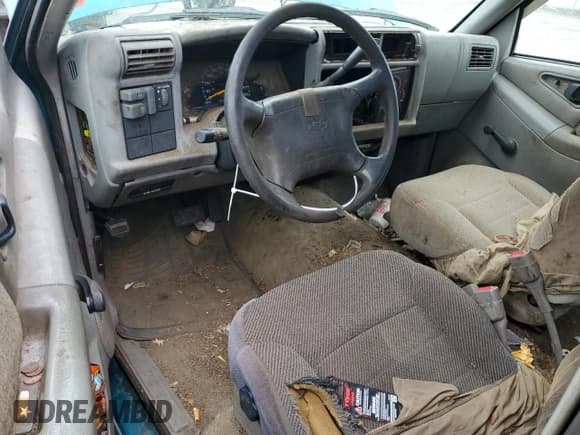 ✅ 1996 Chevrolet S-10 LS • VIN: 1GCCS19X6T8143781 • Lot: 85875685. Listed on Copart with 213,077 mi. Free auction sales archive from the USA and detailed vehicle history report at DreamBid. Image 8.