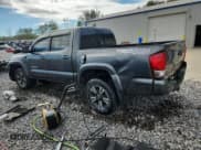 ✅ 2017 Toyota Tacoma TRD Sport • VIN: 3TMCZ5AN4HM085279 • Lot: 86256075. Listed on Copart with 112,031 mi. Free auction sales archive from the USA and detailed vehicle history report at DreamBid. Image 2.