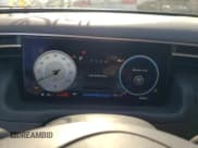 ✅ 2022 Hyundai Tucson SEL • VIN: 5NMJFCAE7NH103289 • Lot: 52923764. Wystawiony na Copart z przebiegiem 26 865 mil. Bezpłatny archiwum sprzedaży aukcyjnych z USA i szczegółowy raport historii pojazdu na DreamBid. Zdjęcie 9.