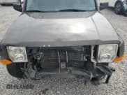 ✅ 2006 Jeep Commander Limited • VIN: 1J8HG58256C228366 • Lot: 52865005. Wystawiony na Copart z przebiegiem Nie podano. Bezpłatny archiwum sprzedaży aukcyjnych z USA i szczegółowy raport historii pojazdu na DreamBid. Zdjęcie 12.