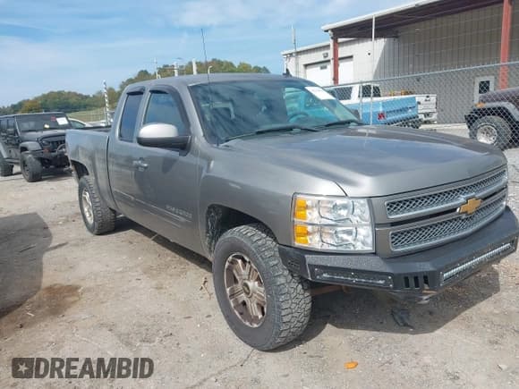 ✅ 2012 Chevrolet Silverado 1500 LT • VIN: 1GCRKSE78CZ261203 • Lot: 43238256. Listed on IAAI with 175,953 mi. Free auction sales archive from the USA and detailed vehicle history report at DreamBid. Image 1.