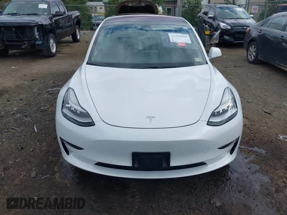 ✅ 2018 Tesla Model 3 Long Range Battery • VIN: 5YJ3E1EA3JF023264 • Lot: 43398568. Wystawiony na IAAI z przebiegiem 68 348 mil. Bezpłatny archiwum sprzedaży aukcyjnych z USA i szczegółowy raport historii pojazdu na DreamBid. Zdjęcie 13.