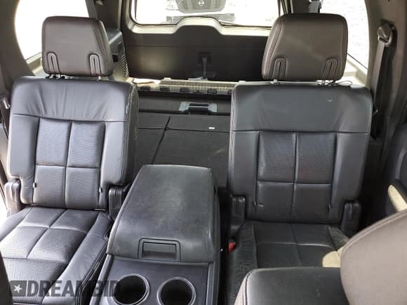 ✅ 2011 Lincoln Navigator • VIN: 5LMJJ3J52BEJ00709 • Lot: 53574345. Wystawiony na Copart z przebiegiem Nie podano. Bezpłatny archiwum sprzedaży aukcyjnych z USA i szczegółowy raport historii pojazdu na DreamBid. Zdjęcie 10.