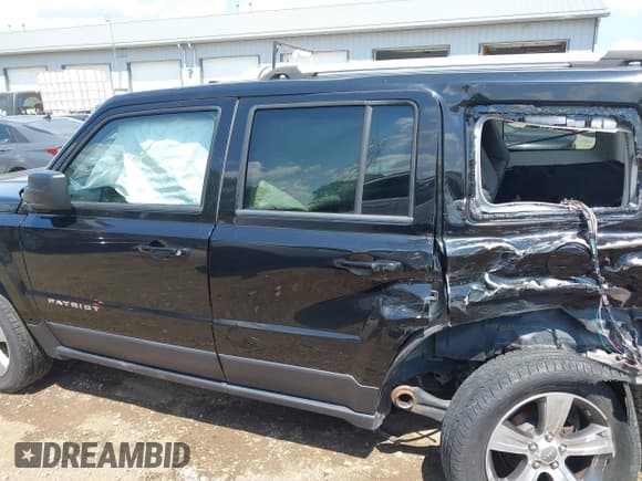 ✅ 2017 Jeep Patriot High Altitude • VIN: 1C4NJRFBXHD114138 • Lot: 42682367. Listed on IAAI with 55,521 mi. Free auction sales archive from the USA and detailed vehicle history report at DreamBid. Image 15.