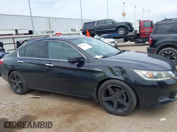 ✅ 2015 Honda Accord EX-L • VIN: 1HGCR6F50FA013683 • Lot: 42382700. Wystawiony na IAAI z przebiegiem 91 240 mil. Bezpłatny archiwum sprzedaży aukcyjnych z USA i szczegółowy raport historii pojazdu na DreamBid. Zdjęcie 13.