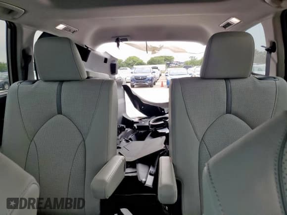 ✅ 2025 Toyota Highlander XLE • VIN: 5TDAAAB58SS072077 • Лот: 68494455. Опубликован ранее на Copart с пробегом 7 249 миль. Бесплатный доступ к архиву аукционных продаж из США и подробный отчёт об истории автомобиля на DreamBid. Изображение 10.