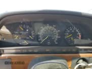 ✅ 1990 Mercedes-Benz 300 SE • VIN: WDBCA24D1LA529716 • Лот: 56581335. Опубликован ранее на Copart с пробегом 122 286 миль. Бесплатный доступ к архиву аукционных продаж из США и подробный отчёт об истории автомобиля на DreamBid. Изображение 9.