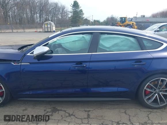 ✅ 2018 Audi S5 Sportback Premium Plus • VIN: WAUB4CF52JA005324 • Lot: 41942435. Wystawiony na IAAI z przebiegiem 64 192 mil. Bezpłatny archiwum sprzedaży aukcyjnych z USA i szczegółowy raport historii pojazdu na DreamBid. Zdjęcie 13.