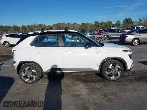 ✅ 2024 Hyundai Venue SEL • VIN: KMHRC8A38RU324305 • Lot: 41645452. Listed on IAAI with 11,629 mi. Free auction sales archive from the USA and detailed vehicle history report at DreamBid. Image 13.