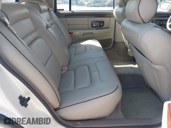 ✅ 1997 Cadillac DeVille • VIN: 1G6KD54YXVU295346 • Лот: 42752256. Опубликован ранее на IAAI с пробегом 43 434 миль. Бесплатный доступ к архиву аукционных продаж из США и подробный отчёт об истории автомобиля на DreamBid. Изображение 8.