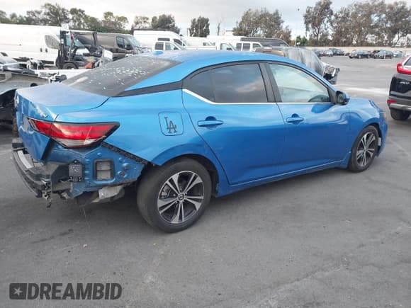 ✅ 2020 Nissan Sentra SV • VIN: 3N1AB8CV5LY238587 • Lot: 43426358. Wystawiony na IAAI z przebiegiem 105 738 mil. Bezpłatny archiwum sprzedaży aukcyjnych z USA i szczegółowy raport historii pojazdu na DreamBid. Zdjęcie 4.