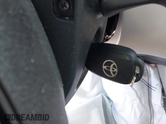 ✅ 2024 Toyota Corolla Cross L • VIN: 7MUAAAAG7RV095949 • Lot: 41956005. Listed on IAAI with 22,802 mi. Free auction sales archive from the USA and detailed vehicle history report at DreamBid. Image 11.