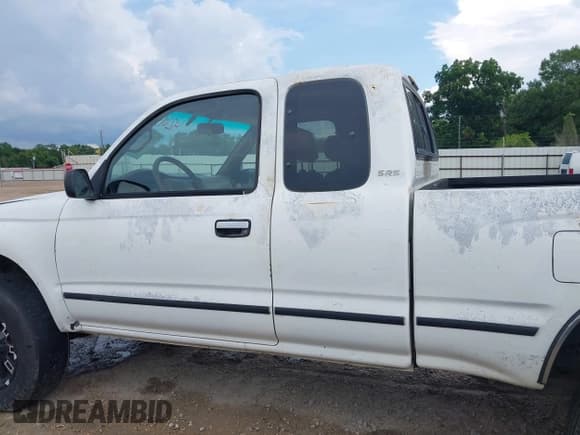 ✅ 1999 Toyota Tacoma • VIN: 4TAWN72N3XZ462616 • Lot: 42613674. Wystawiony na IAAI z przebiegiem Nie podano. Bezpłatny archiwum sprzedaży aukcyjnych z USA i szczegółowy raport historii pojazdu na DreamBid. Zdjęcie 15.