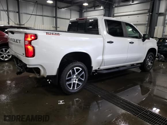 ✅ 2020 Chevrolet Silverado 1500 LT Trail Boss • VIN: 1GCPYFED8LZ185646 • Lot: 76353794. Wystawiony na Copart z przebiegiem 43 782 mil. Bezpłatny archiwum sprzedaży aukcyjnych z USA i szczegółowy raport historii pojazdu na DreamBid. Zdjęcie 3.