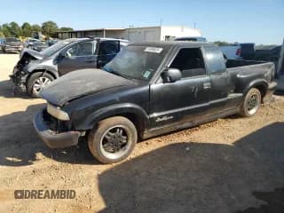 ✅ 1999 Chevrolet S-10 LS Xtreme • VIN: 1GCCS19W3X8200175 • Лот: 74699624. Опубликован ранее на Copart с пробегом 339 630 миль. Бесплатный доступ к архиву аукционных продаж из США и подробный отчёт об истории автомобиля на DreamBid. Изображение 1.