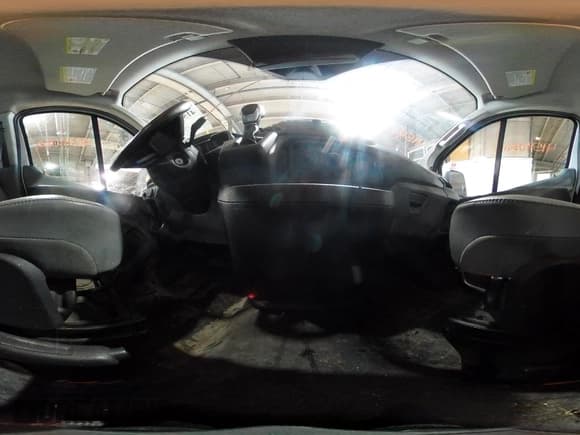 ✅ 2017 Ford Transit • VIN: 1FTYR2ZM0HKA07881 • Лот: 41540841. Опубликован ранее на IAAI с пробегом 124 381 миль. Бесплатный доступ к архиву аукционных продаж из США и подробный отчёт об истории автомобиля на DreamBid. Изображение 19.