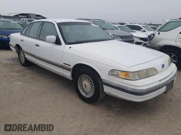 ✅ 1992 Ford Crown Victoria LX • VIN: 2FALP74W6NX244444 • Лот: 81193284. Опубликован ранее на Copart с пробегом 11 776 миль. Бесплатный доступ к архиву аукционных продаж из США и подробный отчёт об истории автомобиля на DreamBid. Изображение 4.