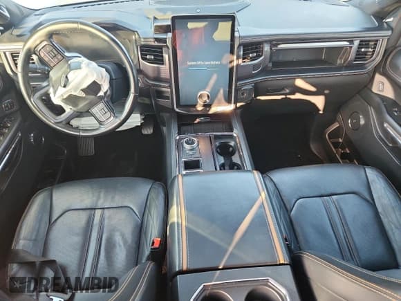 ✅ 2022 Ford Expedition Max Platinum • VIN: 1FMJK1LT1NEA15459 • Lot: 89572135. Wystawiony na Copart z przebiegiem Nie podano. Bezpłatny archiwum sprzedaży aukcyjnych z USA i szczegółowy raport historii pojazdu na DreamBid. Zdjęcie 8.