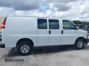 ✅ 2022 Chevrolet Express Cargo • VIN: 1GCWGAFP8N1259529 • Lot: 42707939. Wystawiony na IAAI z przebiegiem 47 935 mil. Bezpłatny archiwum sprzedaży aukcyjnych z USA i szczegółowy raport historii pojazdu na DreamBid. Zdjęcie 13.