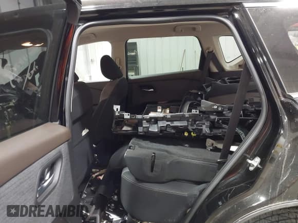 ✅ 2021 Nissan Rogue SV • VIN: JN8AT3BB0MW215185 • Lot: 43364986. Wystawiony na IAAI z przebiegiem 32 851 mil. Bezpłatny archiwum sprzedaży aukcyjnych z USA i szczegółowy raport historii pojazdu na DreamBid. Zdjęcie 8.