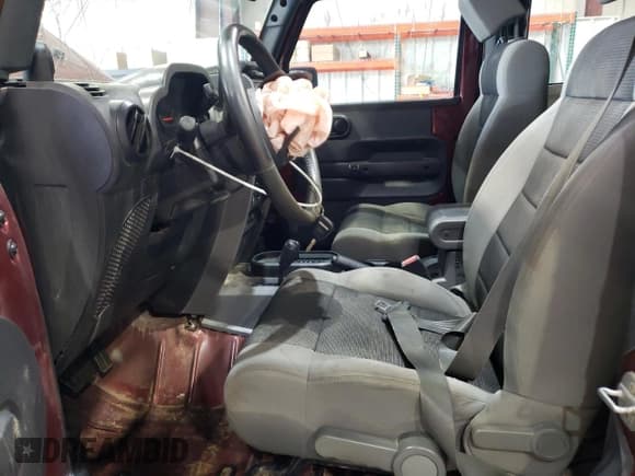 ✅ 2007 Jeep Wrangler X • VIN: 1J4FA24197L196786 • Lot: 91817845. Listed on Copart with 160,452 mi. Free auction sales archive from the USA and detailed vehicle history report at DreamBid. Image 7.