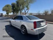 ✅ 2009 Cadillac STS RWD • VIN: 1G6DK67V190122169 • Lot: 53591735. Wystawiony na Copart z przebiegiem 122 418 mil. Bezpłatny archiwum sprzedaży aukcyjnych z USA i szczegółowy raport historii pojazdu na DreamBid. Zdjęcie 3.