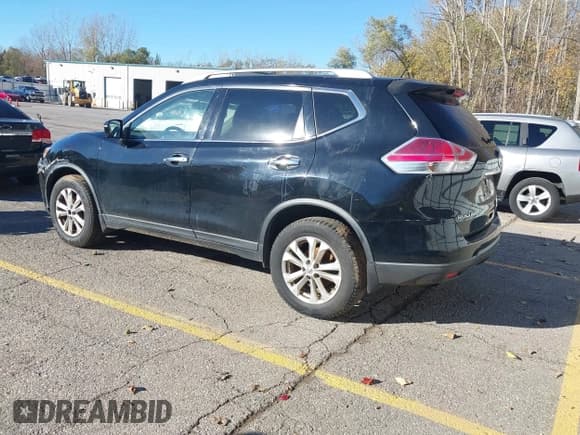 ✅ 2015 Nissan Rogue S • VIN: KNMAT2MV9FP563903 • Lot: 43617768. Listed on IAAI with 201,075 mi. Free auction sales archive from the USA and detailed vehicle history report at DreamBid. Image 3.